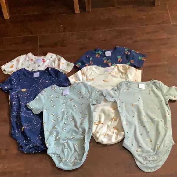 Hannah Andersson onesies 6 count bundle short sleeve new w/out tags - Picture 4 of 4